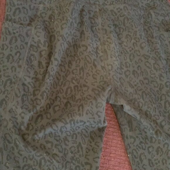 Cheetah print leggings - Picture 4 of 4